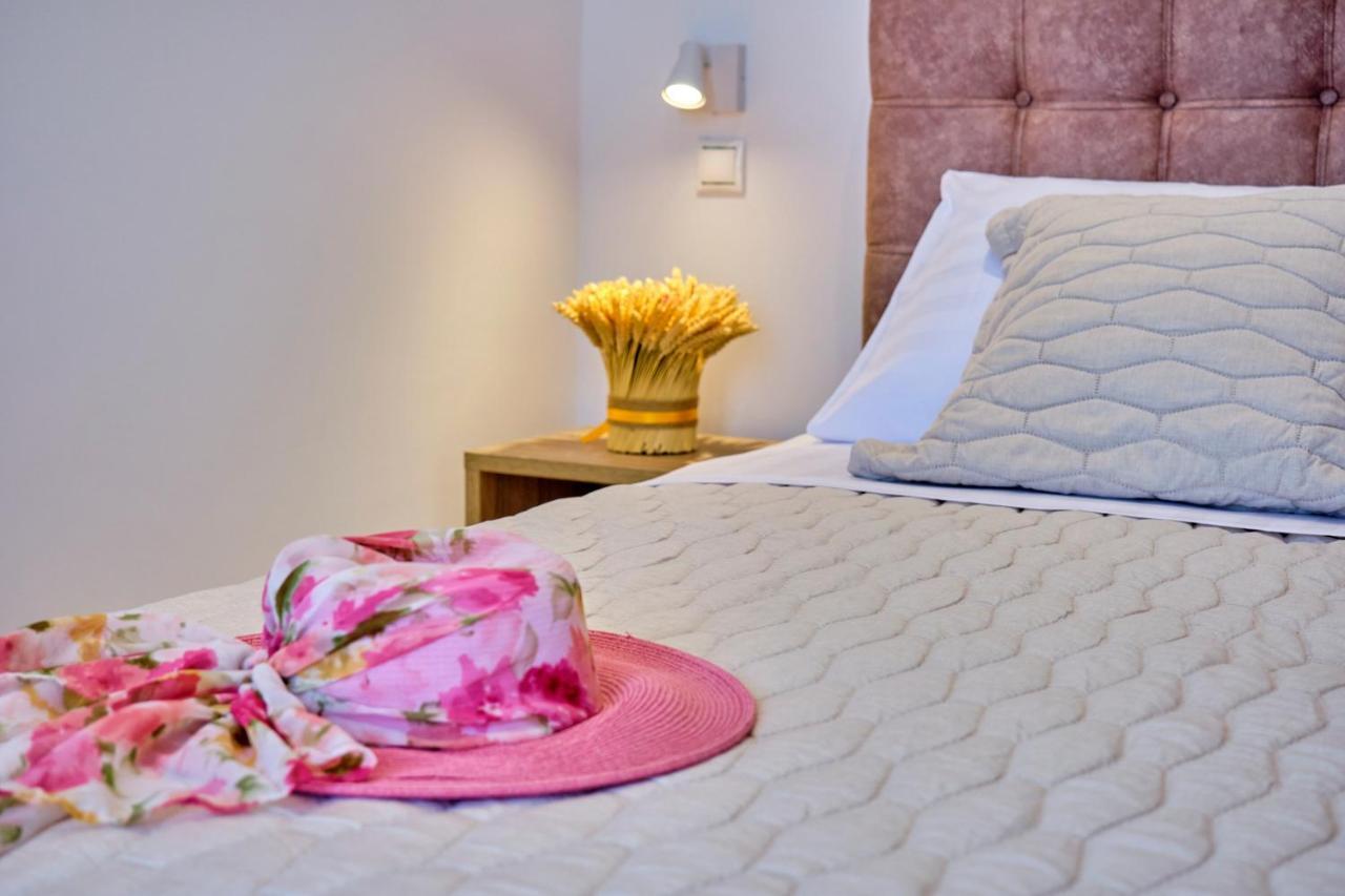 Sunflower Suites Gouvia Corfu Exteriör bild